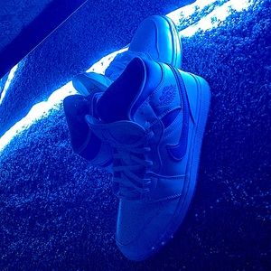 Jordan 1 unc womans shoes size 10.5